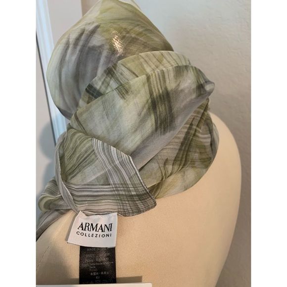 Armani Collezioni Green White Print Silk Scarf NWT - Picture 5 of 7